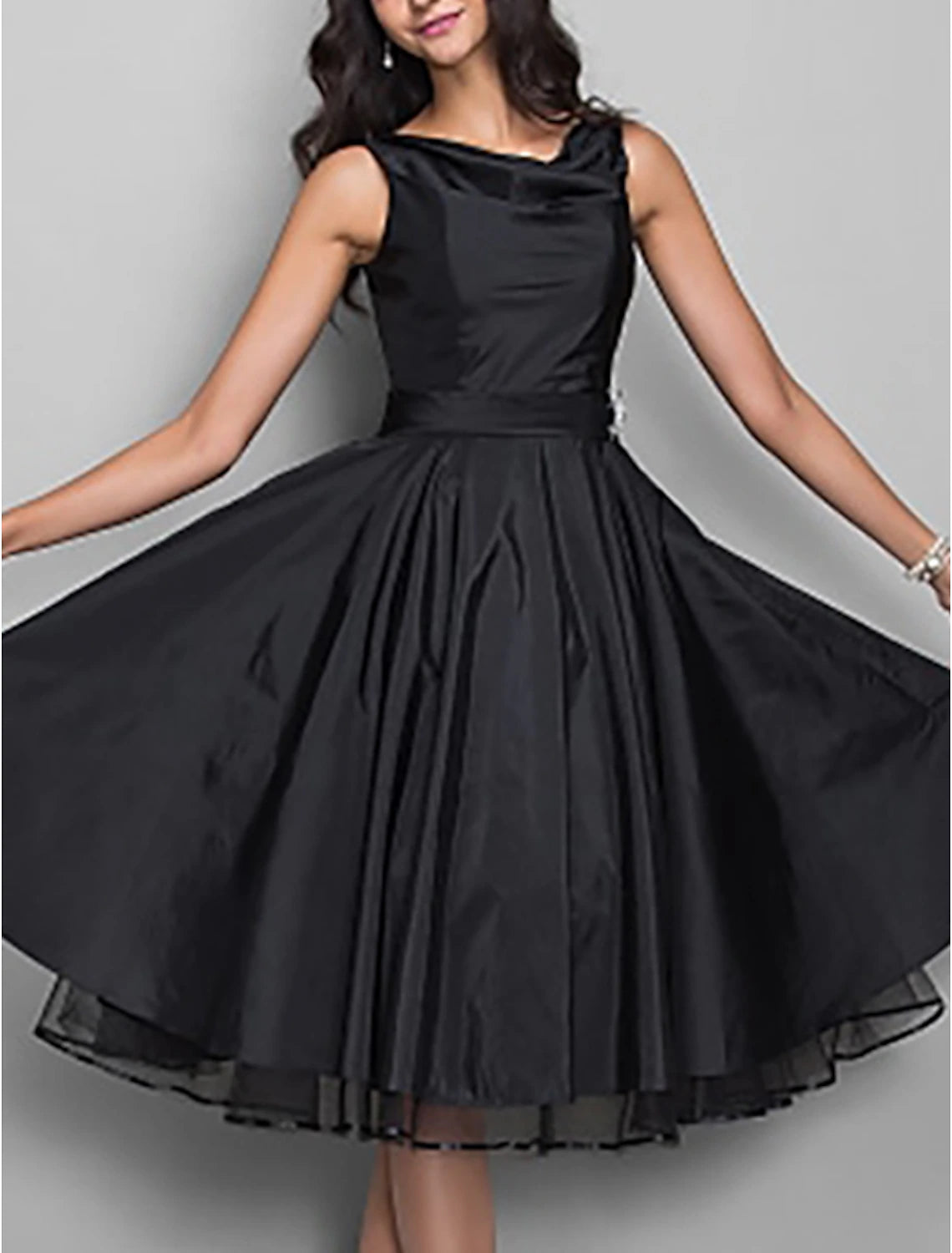 Wholesa  A-Line Cocktail Black Dress Plus Size Vintage Dress Halloween Wedding Guest Knee Length Sleeveless V Neck Taffeta with Pleats Crystals