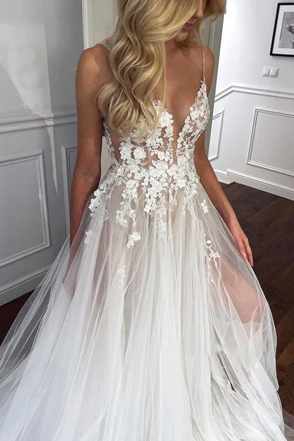 Wholesale Elegant Spaghetti Straps V-Neck Lace Appliques A-line Tulle Rustic Wedding Dress