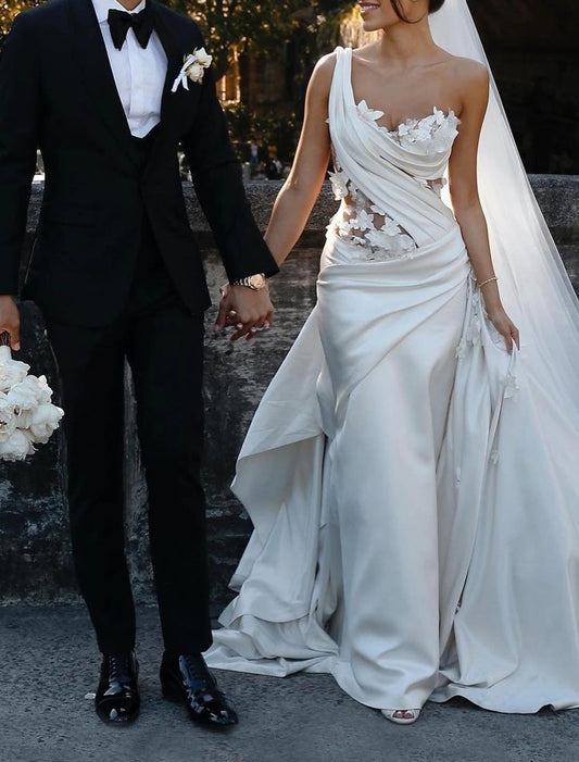 Wholesa Engagement Open Back Formal Wedding Dresses Sheath / Column One Shoulder Sleeveless Sweep / Brush Train Satin Bridal Gowns With Ruched Flower