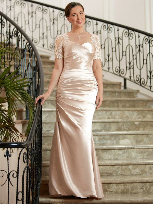 Wholesa Sheath/Column Satin Lace Sweetheart Short Sleeves Floor-Length Mother of the Bride Dresses