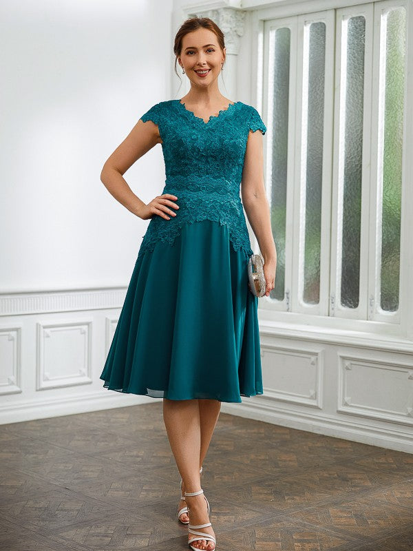 Wholesa A-Line/Princess Chiffon Ruched V-neck Short Sleeves Knee-Length Mother of the Bride Dresses