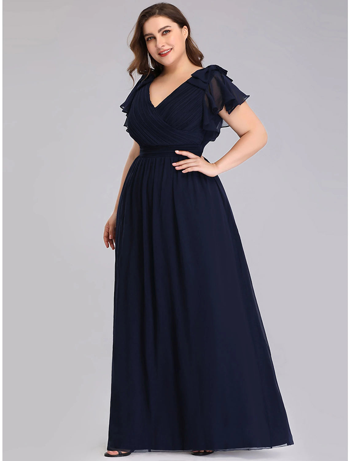 wholesale  A-Line Mother of the Bride Dress Plus Size V Neck Floor Length Chiffon Short Sleeve with Ruffles Ruching