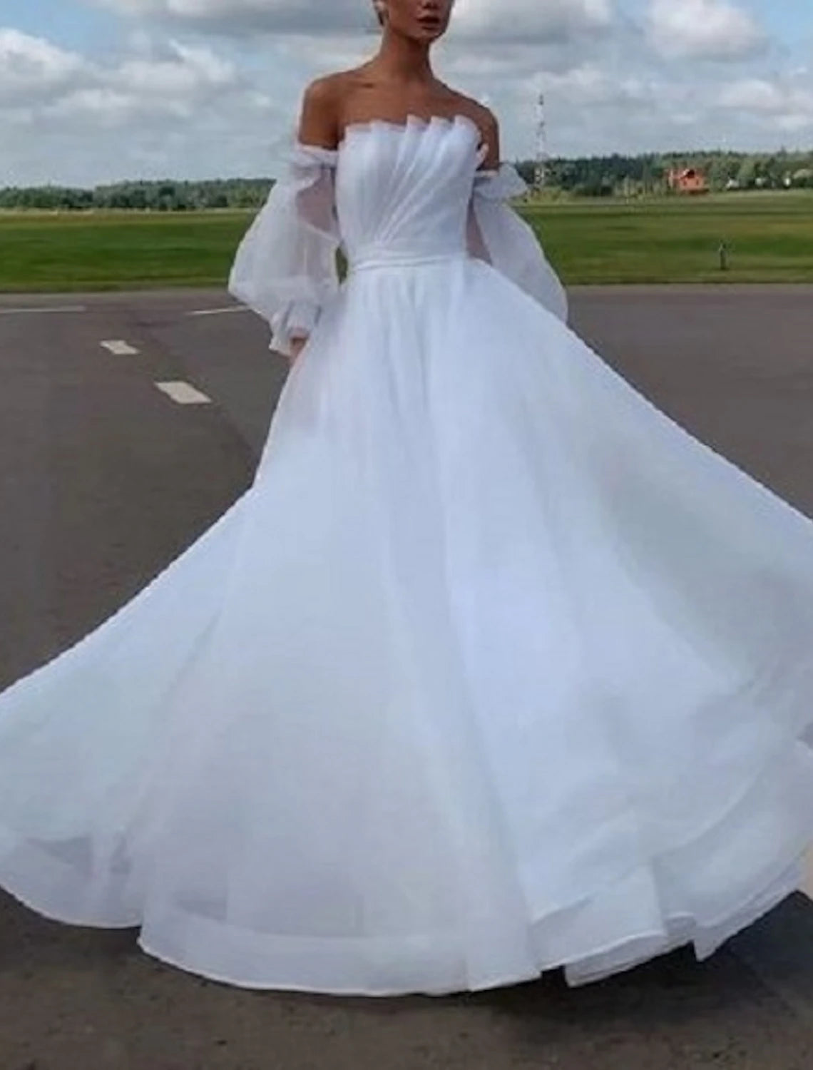 Wholesale Beach Casual Wedding Dresses A-Line Off Shoulder Long Sleeve Court Train Organza Bridal Gowns With Solid Color Summer Wedding Party