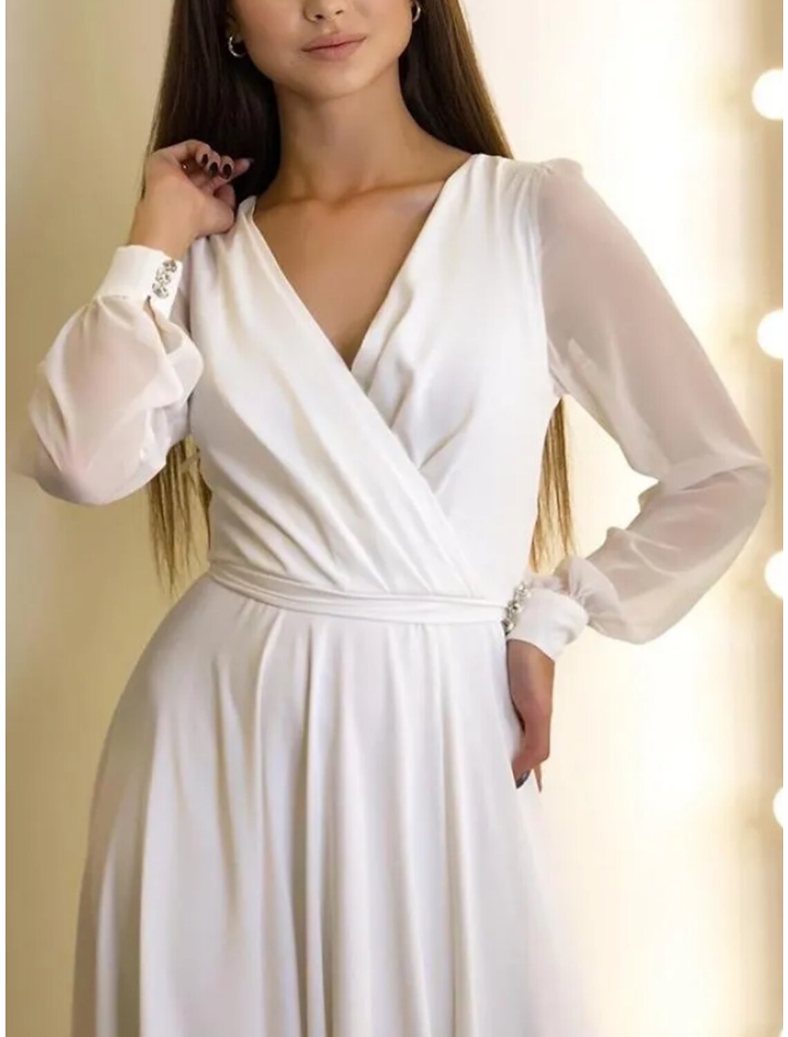 Wholesa Casual Wedding Dresses A-Line V Neck Long Sleeve Sweep / Brush Train Chiffon Bridal Gowns With Pleats Solid Color