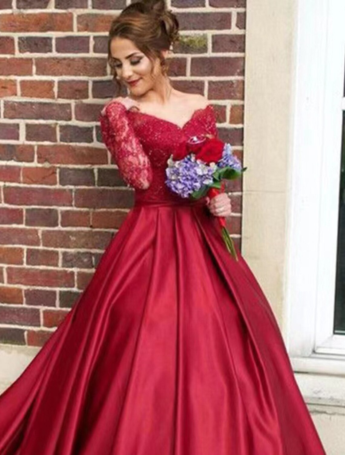 Wholesa A-Line Evening Gown Floral Dress Sweet 16 Birthday Chapel Train Long Sleeve V Neck Satin with Appliques