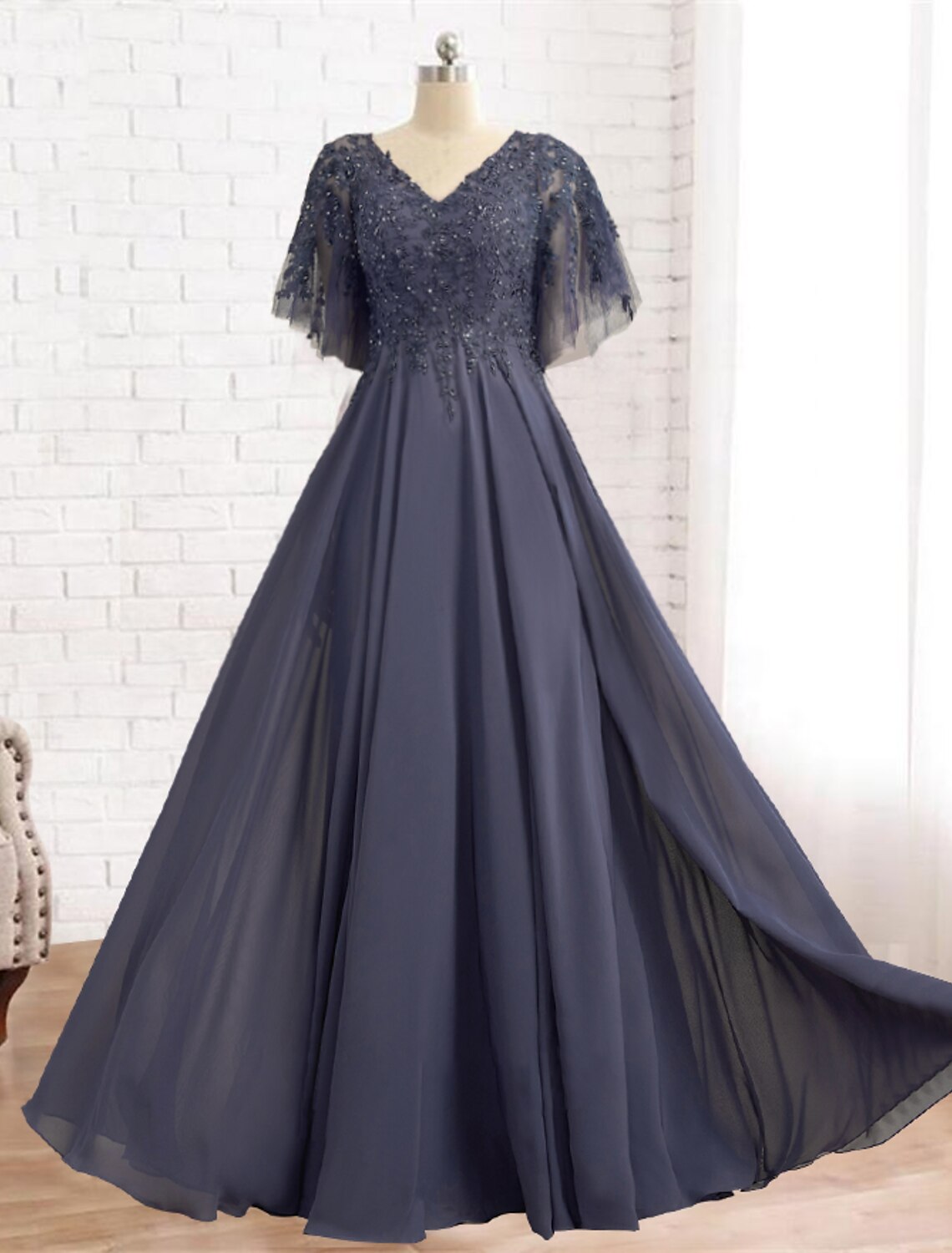 wholesale  A-Line Mother of the Bride Dress Plus Size Elegant V Neck Floor Length Chiffon Lace Short Sleeve with Pleats Beading Appliques