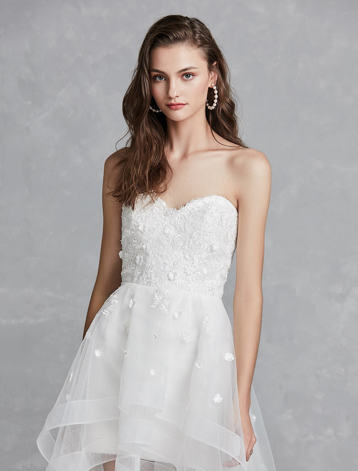 Wholesale Reception Little White Dresses Wedding Dresses A-Line Sweetheart Strapless Asymmetrical Lace Bridal Gowns With Appliques Summer Wedding Party