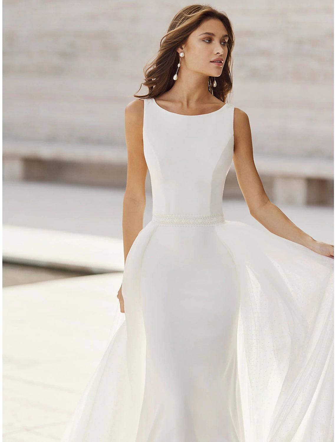 Wholesale Beach Open Back Wedding Dresses Mermaid / Trumpet Scoop Neck Sleeveless Court Train Satin Bridal Suits Bridal Gowns With Appliques Summer Wedding Party