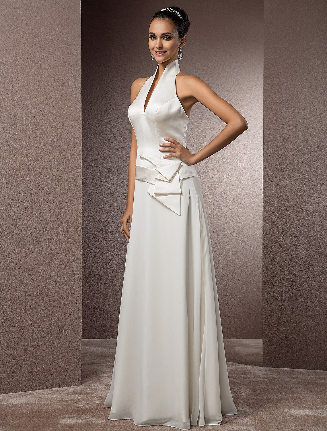 Wholesale Hall Wedding Dresses Sheath / Column Halter Sleeveless Floor Length Satin Bridal Gowns With Sash / Ribbon 2023 Summer Wedding Party,