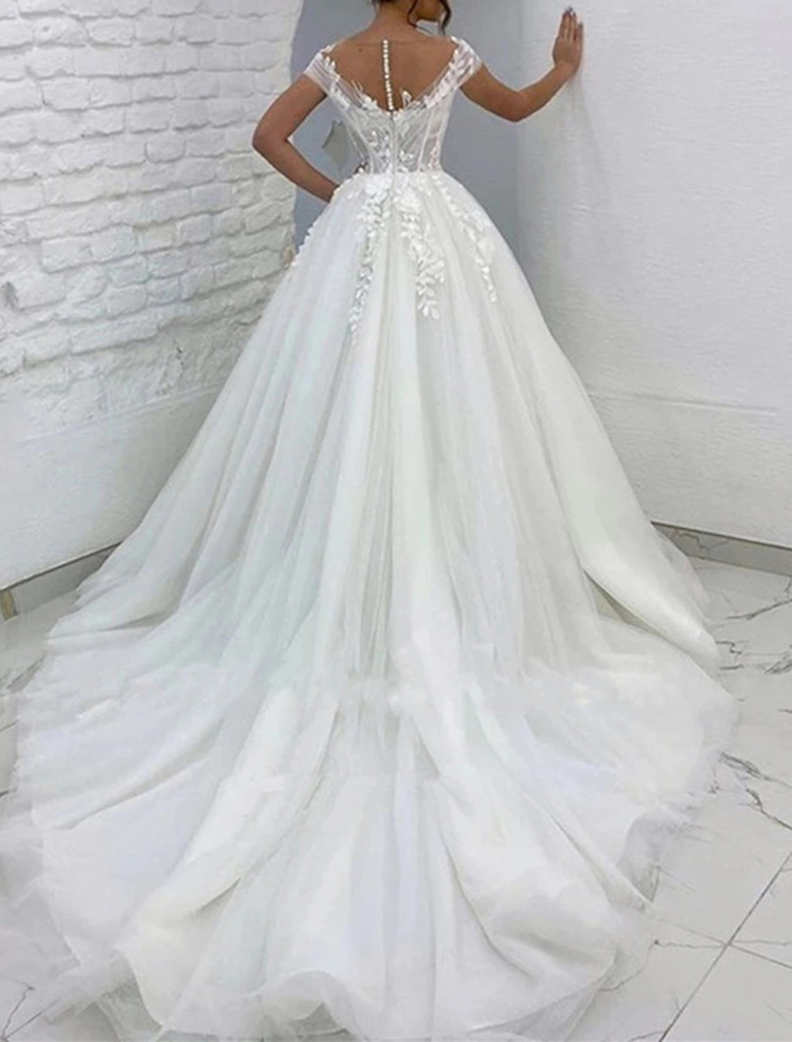 Wholesa Formal Wedding Dresses Ball Gown V Neck Cap Sleeve Chapel Train Lace Bridal Gowns With Appliques