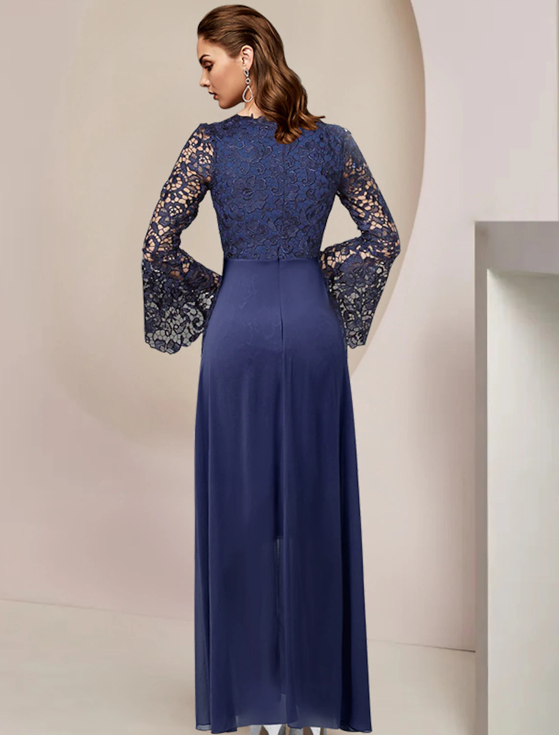 wholesale  Two Piece Sheath / Column Mother of the Bride Dress Formal Wedding Guest Elegant V Neck Knee Length Chiffon Lace Long Sleeve with Appliques